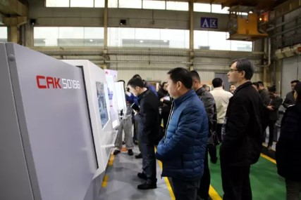 supplie por atacado mental de gerencio do fabricante do torno da máquina da ferramenta do cnc do preço da máquina do torno do cnc do servo motor CAK80285 China