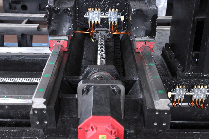 4 eixos 3 eixos centro de usinagem vertical SV960L tamanho da mesa 1100 * 550mm centro de fresagem vertical 5