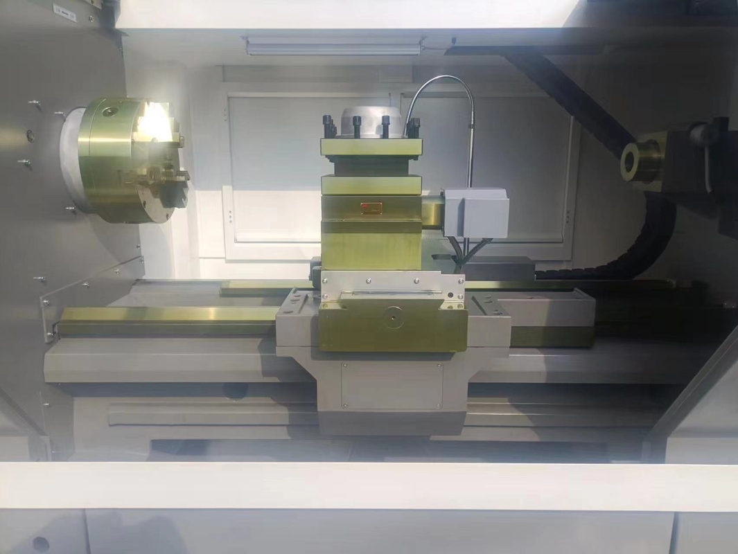 Torno CNC de cama plana horizontal de trabalho pesado da série CAK 63 para usinagem de materiais metálicos