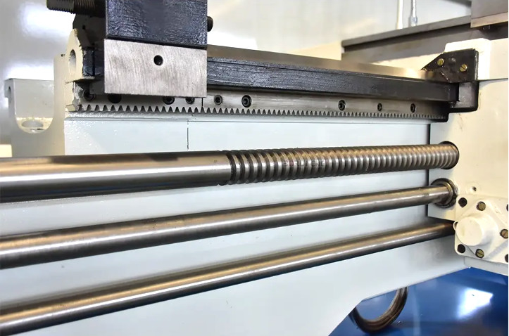 Leito de abertura de trabalho pesado Torno manual Torno CA6180 Fuso de furo de 105 mm Torno manual