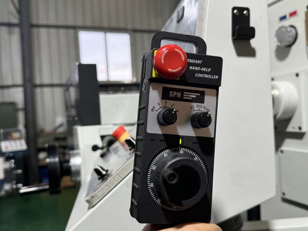 Máquina de moagem CNC vertical de 4 eixos XKH8140A Processamento de moldes pequenos Máquina de moagem manual de ferramentas universais