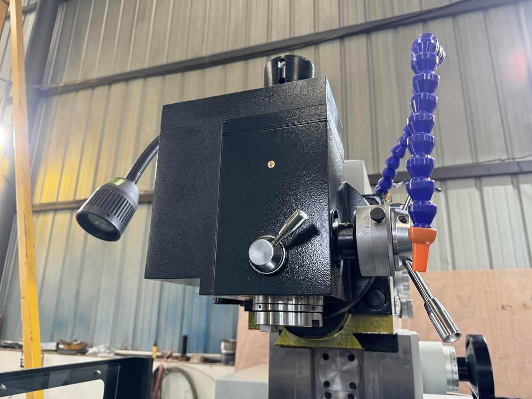 Máquina de moagem CNC vertical de 4 eixos XKH8140A Processamento de moldes pequenos Máquina de moagem manual de ferramentas universais
