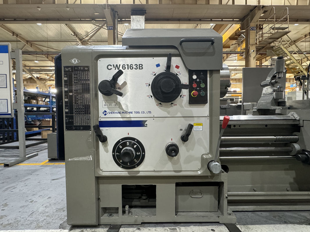 Máquina de corte de metais CW6163B Torno manual horizontal de alta precisão
