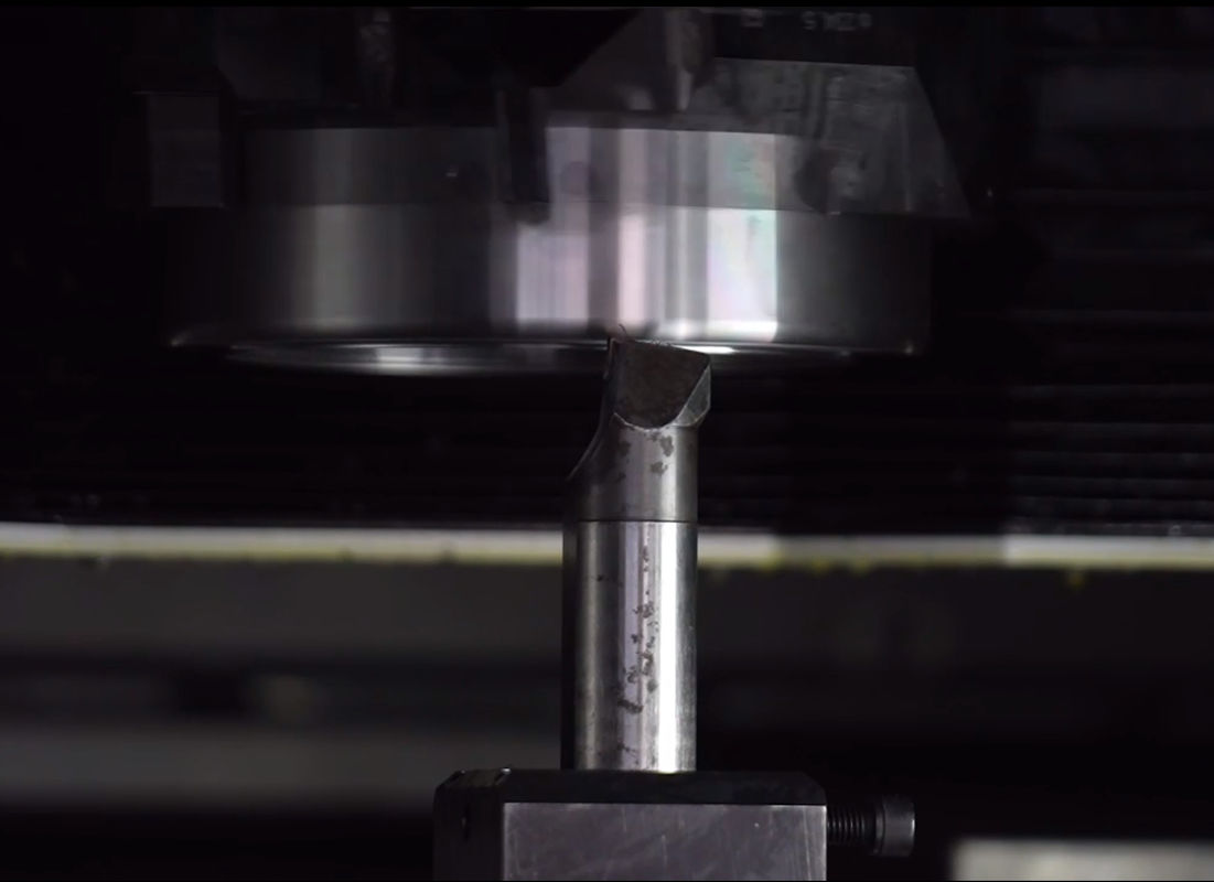 Torneio vertical invertido IVT45 Espinha de agarre Automático de carregamento e descarregamento Torneio CNC vertical