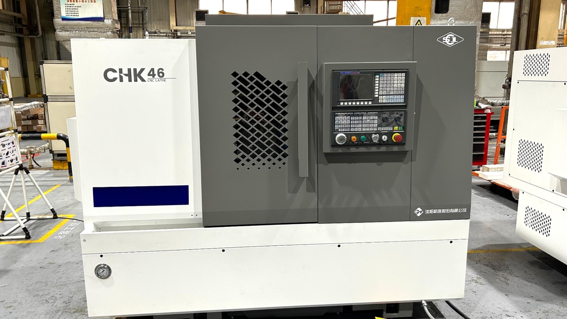 Máquina de torno CNC de cama inclinada CHK46 Máquina de torno automática de tipo gang com alimentador de barra
