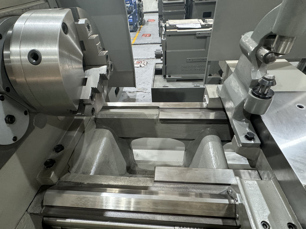 Torno universal CW6180B Alta rigidez 600 mm Largura do leito Motor de trabalho pesado Máquina de torneamento de tornos