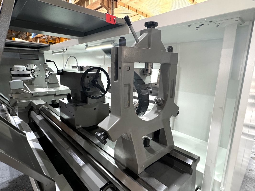 Torno CNC de bancada horizontal para serviço pesado, série CAK63, para usinagem de metal