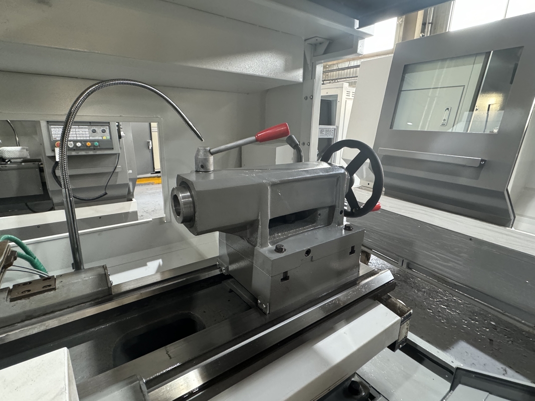 Torno CNC de bancada horizontal para serviço pesado, série CAK63, para usinagem de metal