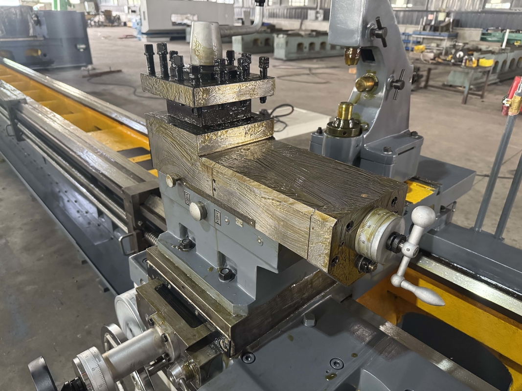 Torno pesado para peças metálicas grandes CQW61100F Torno pesado de corte de grande balanço