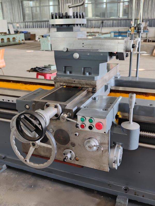 Tornos CNC de Precisão para Trabalho Pesado para Torneamento de Grande Diâmetro CQW61110F Tornos Mecânicos