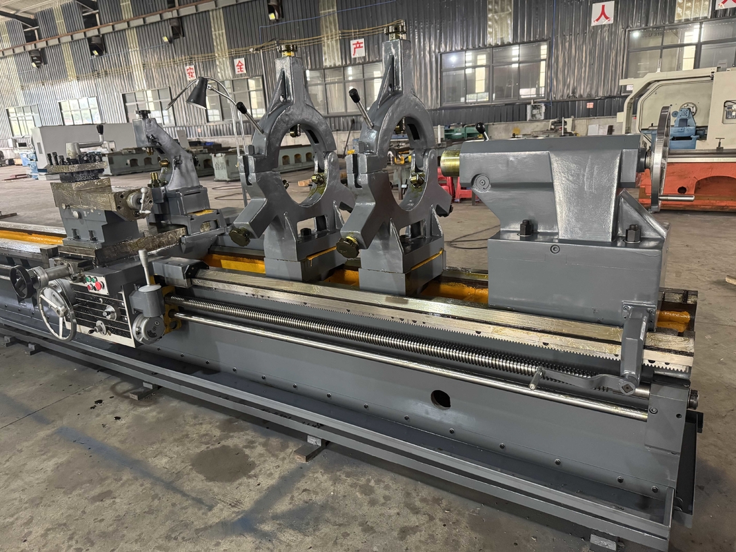 Máquina de torno horizontal de trabalho pesado de 12 m tipo piso CW6180F Torno de torneamento universal